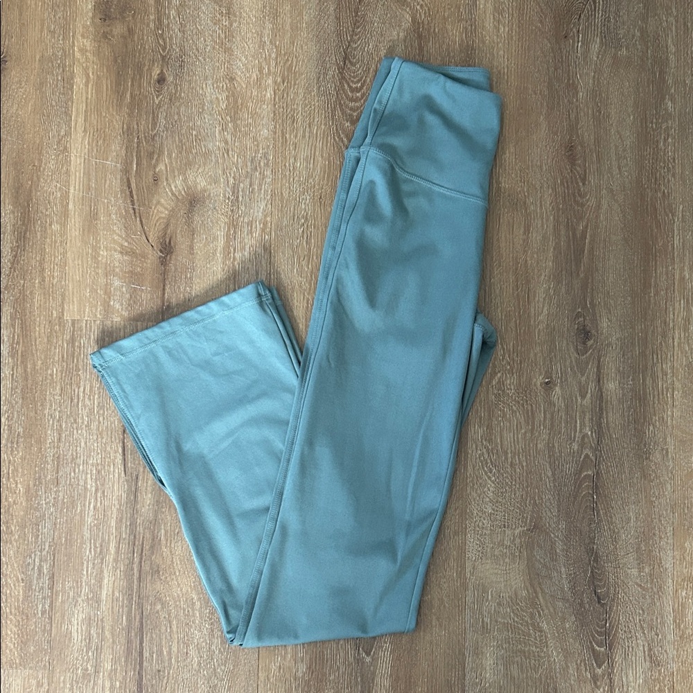 Women’s Olive Danskin Flare-out Leggings, Size XS